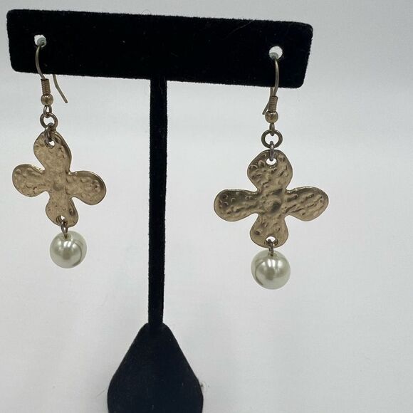 Rustic Style Hammered Gold Tone and Faux Pearl Floral Dangle Earrings - Picture 4 of 4